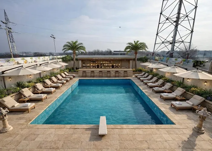 Hotel Imperium & Pool