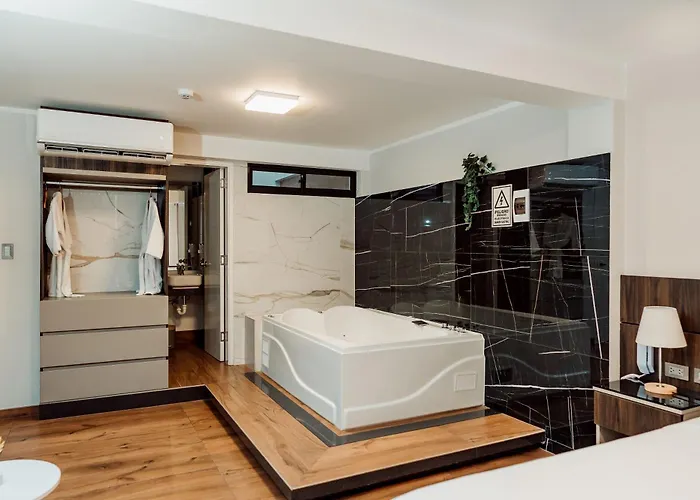 Hotel Qc