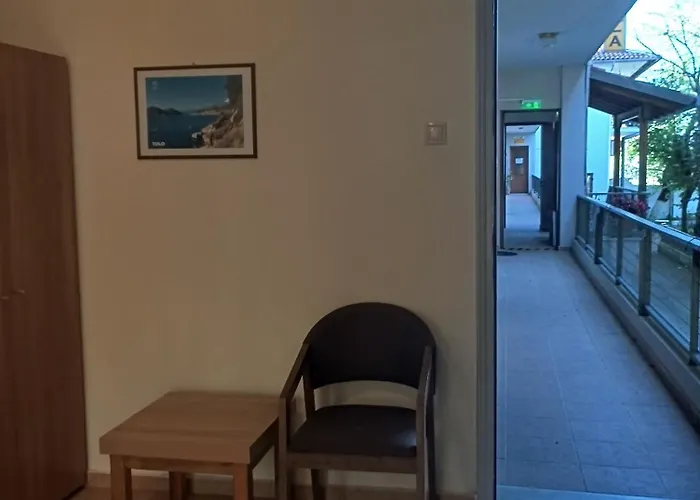 Izeλa Hotel