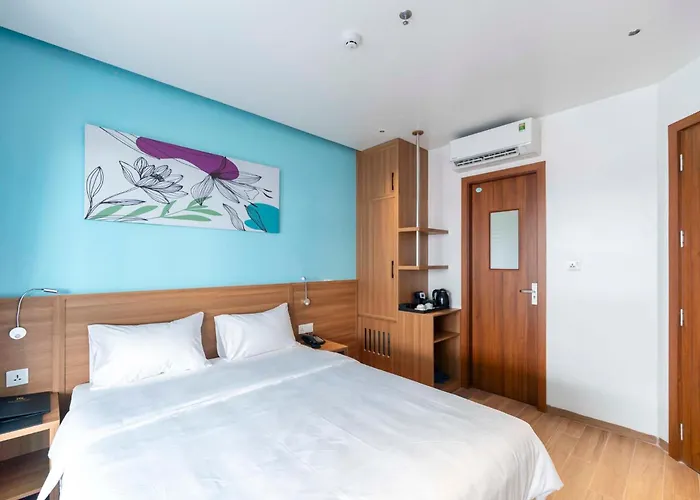 Rosalie Quang Binh Hotel