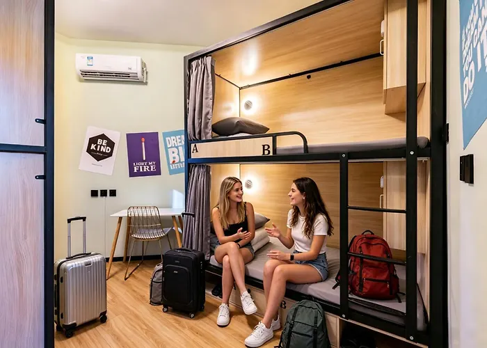 Beijing Seeyou Youth Hostel Adjacent To Yonghe Temple And Sanlitun, With Direct Access To The Airport
