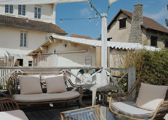 Hotel De La Mer: Charming Beachfront Boutique in Deauville-Blonville