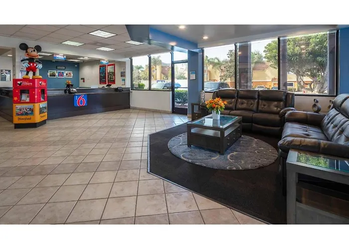 Motel 6-Anaheim, Ca - Maingate