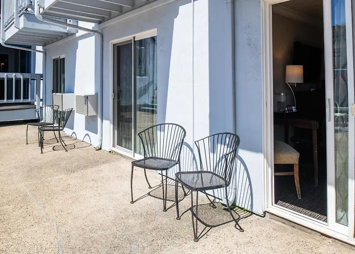 Cannery Row Inn