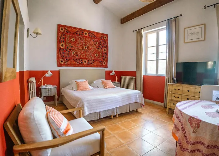 Domaine Des Clos Hotel Et Appartements- Teritoria
