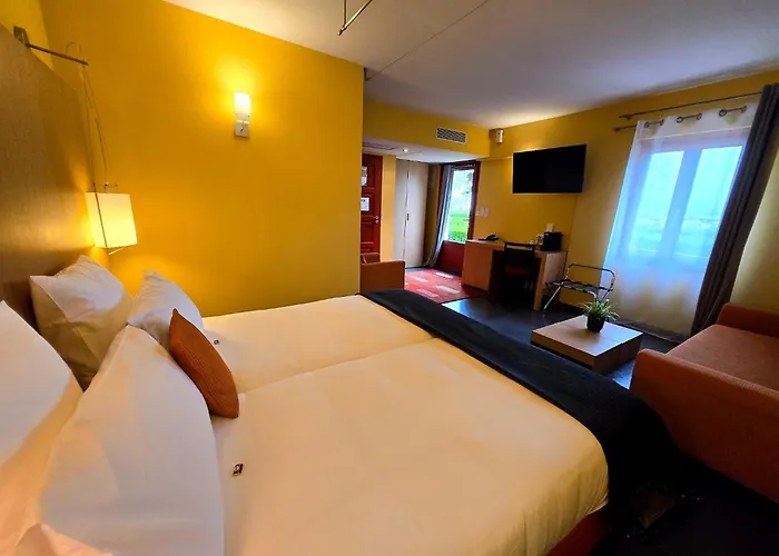 Hotel La Riviera Victoria