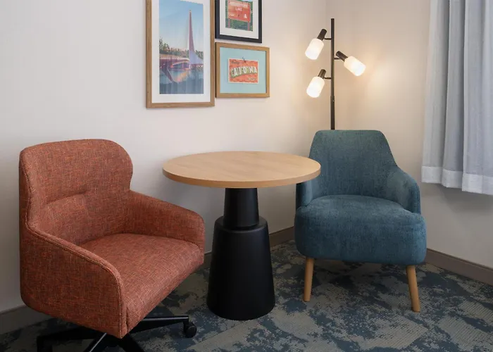 Hampton Inn & Suites Redding