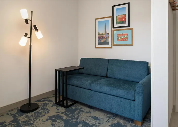 Hampton Inn & Suites Redding