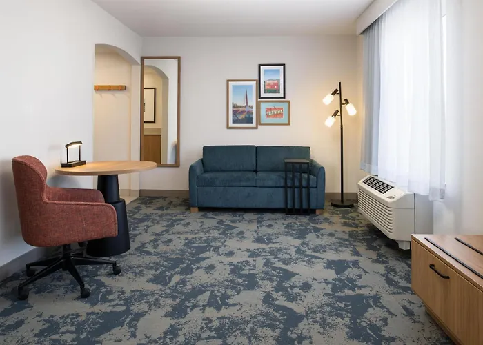 Hampton Inn & Suites Redding