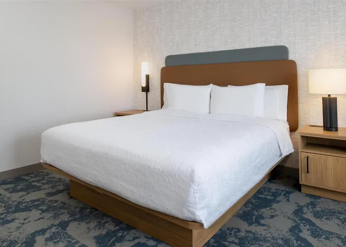 Hampton Inn & Suites Redding