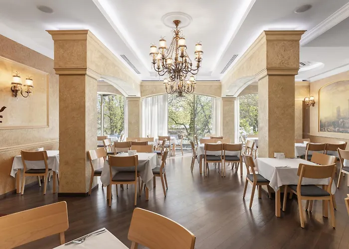 Alexandrovskiy Hotel