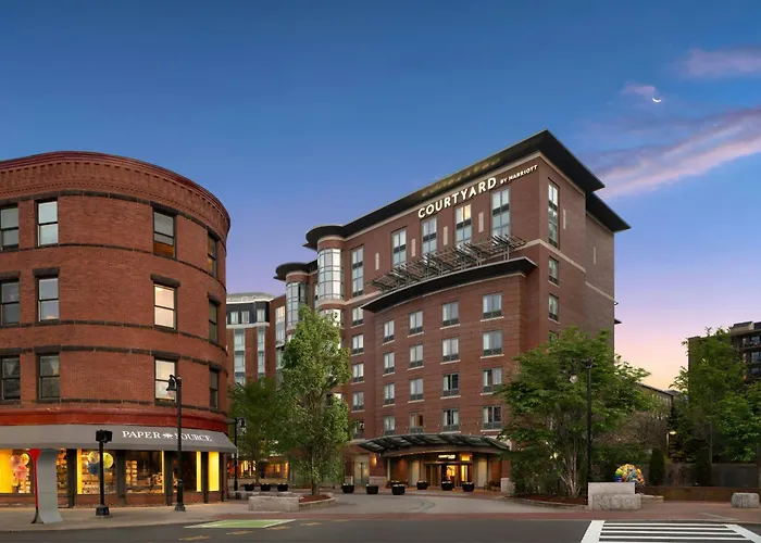Courtyard By Marriott Boston Brookline