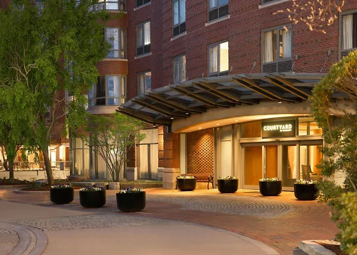 Courtyard By Marriott Boston Brookline