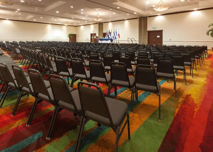 Holiday Inn San Salvador, an IHG Hotel