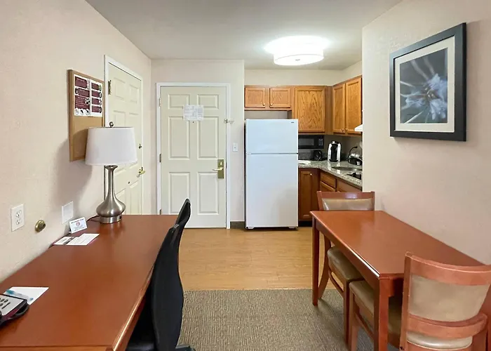 Smart Suites, An Ascend Collection Hotel