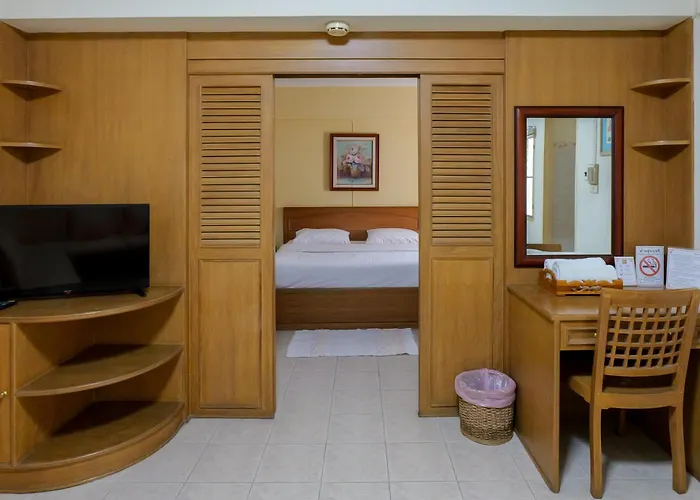 โรงแรมมูนแอนด์ซัน Moon And Sun Hotel