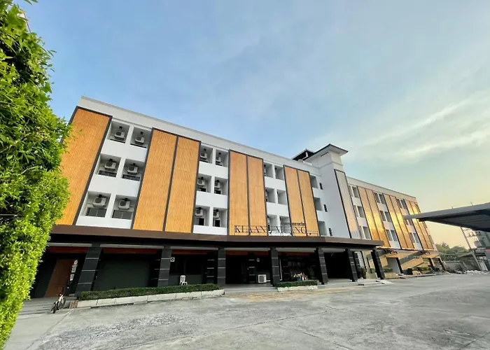 Klaang Muang Hotel