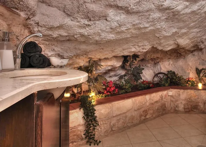 סוויטות בראשית מבית "צפת נופש" רשת הצימרים בצפת העתיקה - Beresheet Suites From "Safed Nofesh"
