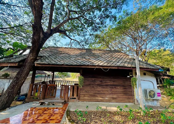 Baan Suan Ruen Chan Hom บ้านสวนเรือนจันทร์หอม