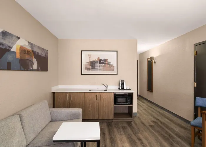 La Quinta Inn & Suites By Wyndham Bessemer