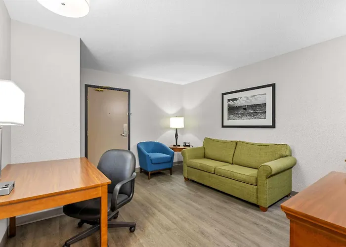 Travelodge Suites By Wyndham Regina - Eastgate Bay