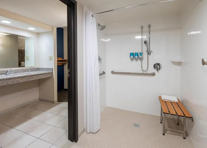 Drury Inn & Suites St. Louis Airport