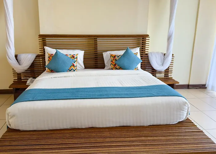 Cityblue Creekside Hotel & Suites