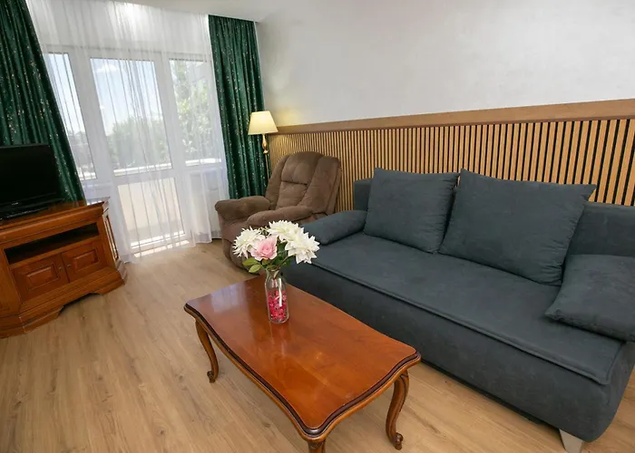 Hotel Senator