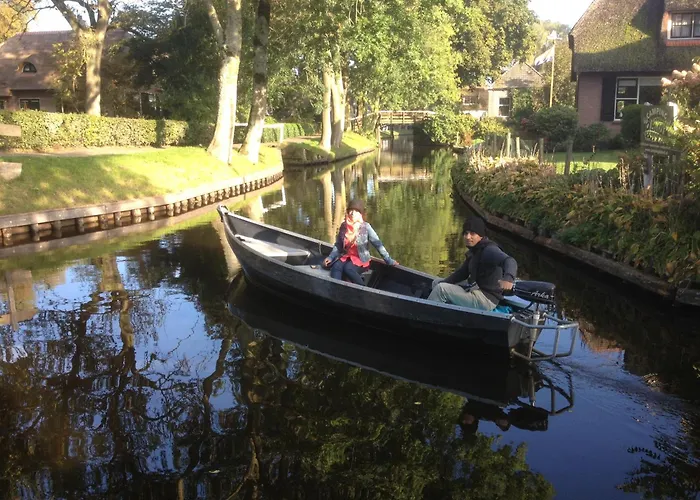 Bed&Bike De Hofstee Bed and Breakfast Giethoorn