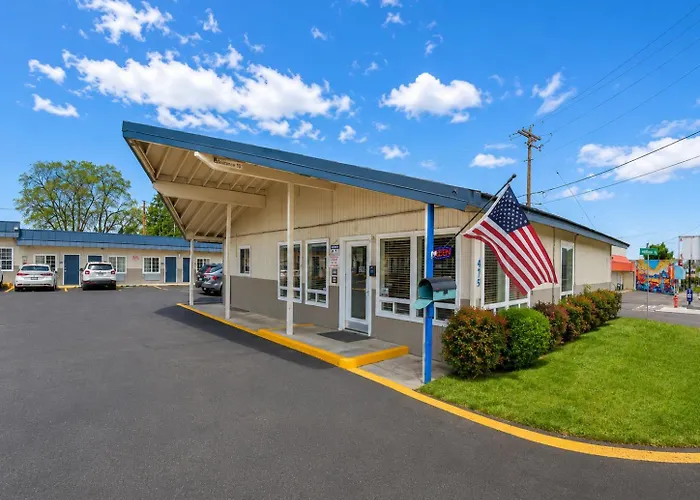 Royal Gateway Motel