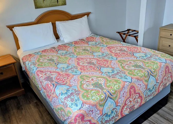 Silver Surf Motel