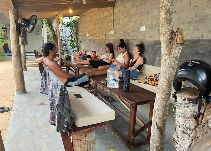 Uluwatu Surf Hostel - Arugambay
