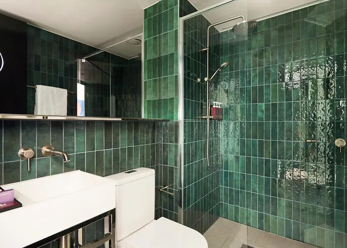 Quincy Hotel Melbourne