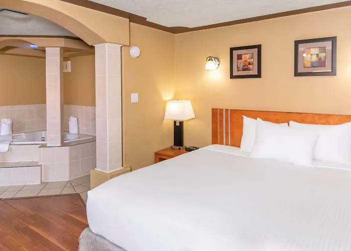 Econo Lodge Inn & Suites Medicine Hat Highway 1