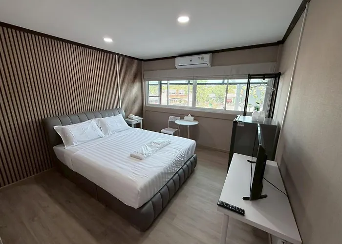 Lopburi Sity Hotel โรงแรมลพบุรี ซิตี้