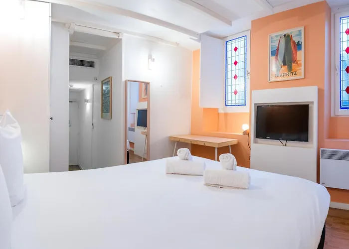 Hotel Restaurant de l'Océan - Coeur de ville, proche Grande Plage et Port Vieux Biarritz