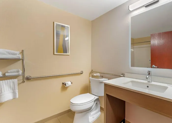 Comfort Suites Pittsburgh Airport