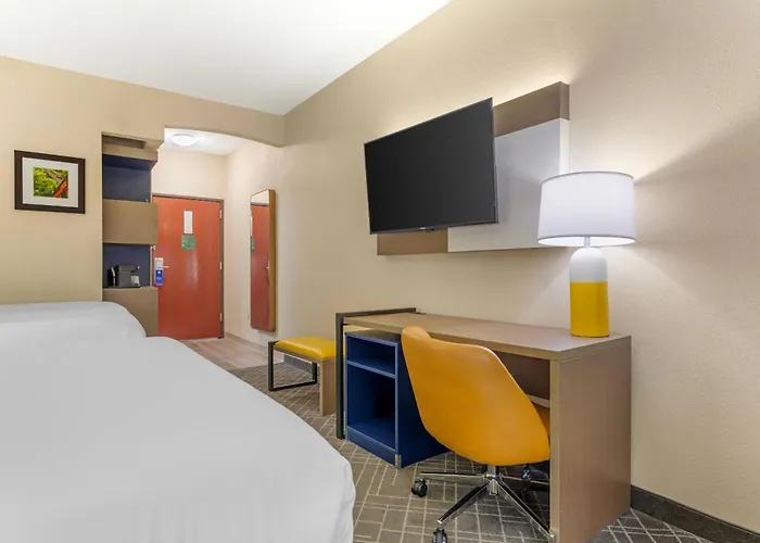 Comfort Suites Pittsburgh Airport