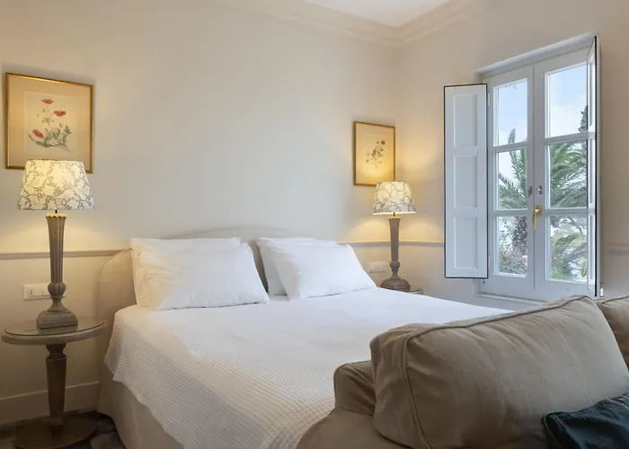 Dorion Hotel