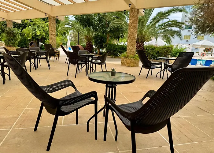 Navarria Blue Hotel Limasol