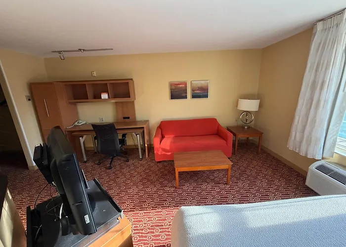 Mainstay Suites Bloomington Near University