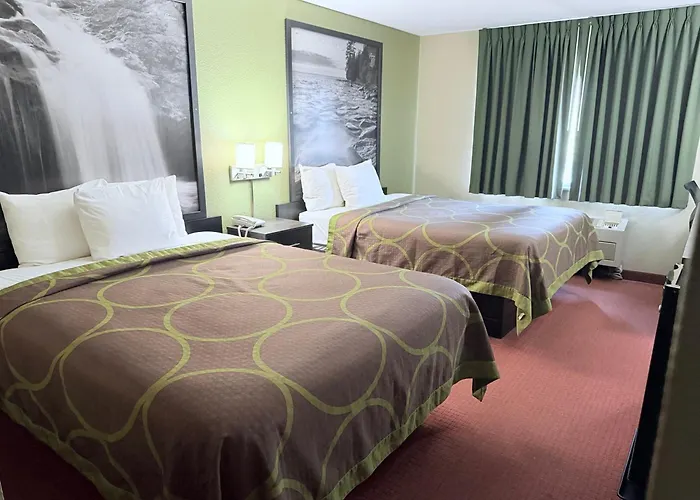 Super 8 By Wyndham Fond Du Lac