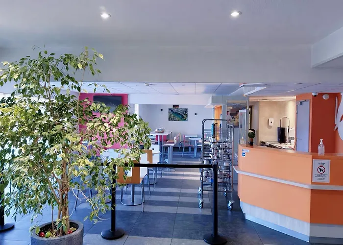 Hotel HubOne3 Istres
