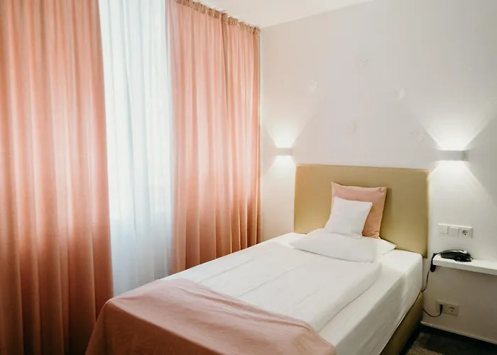 Hotel Crystal