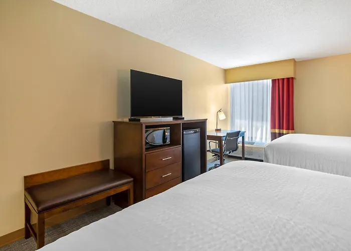 Clarion Pointe Cherokee