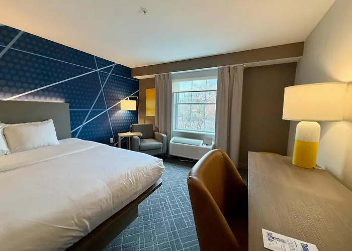 Comfort Inn & Suites Sturbridge-Brimfield
