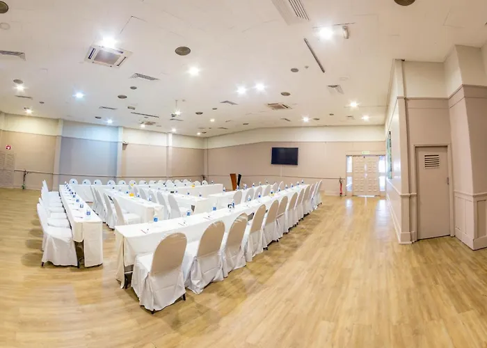 Cresta Jameson Hotel