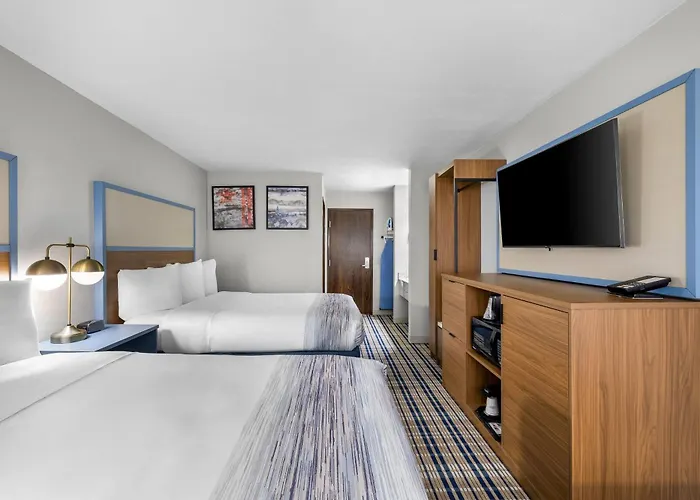 Americinn By Wyndham Delafield-Milwaukee