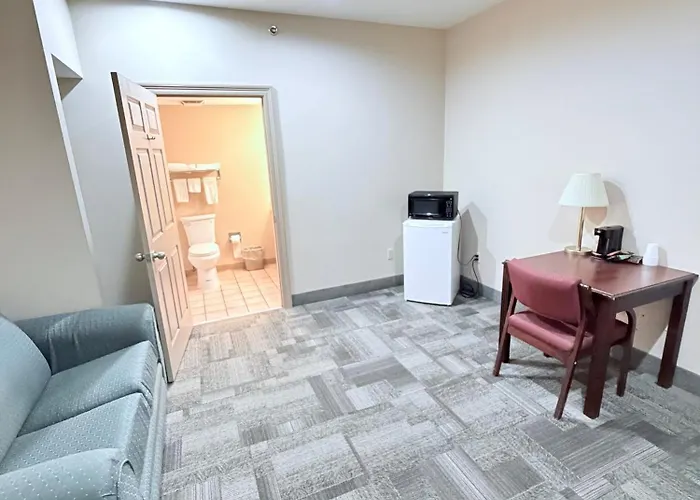 Collins Inn & Suites