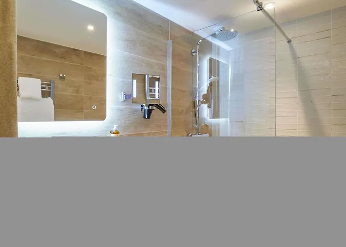 Mercure Avignon Tgv Hotel & Spa